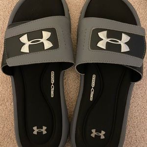 Under armor slides size 8